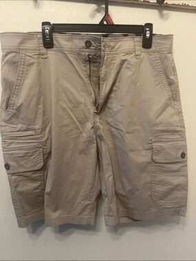 Men's Tan Cargo Shorts with Multiple Pockets
